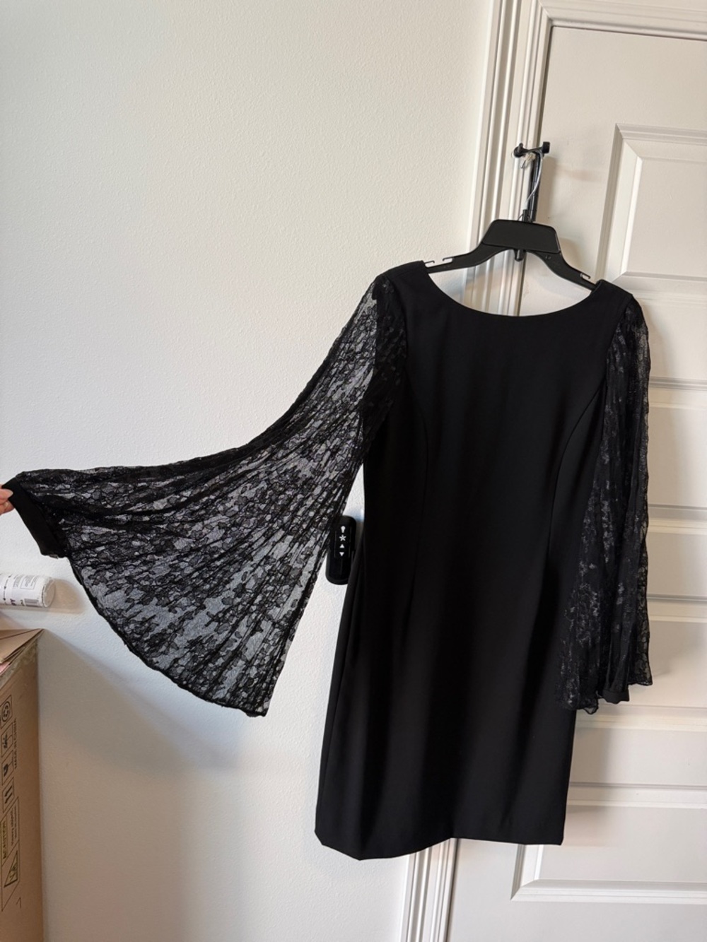 Women's Black Long-Sleeve Lace Bell-Sleeve Dress